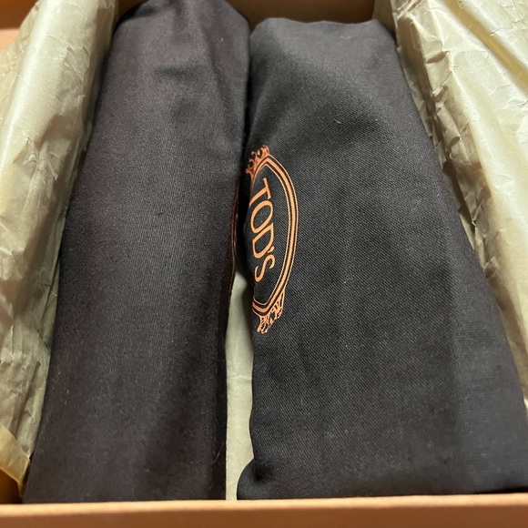 TODS black patent driving shoe moccasin. Worn once. Size 36. - Picture 6 of 6